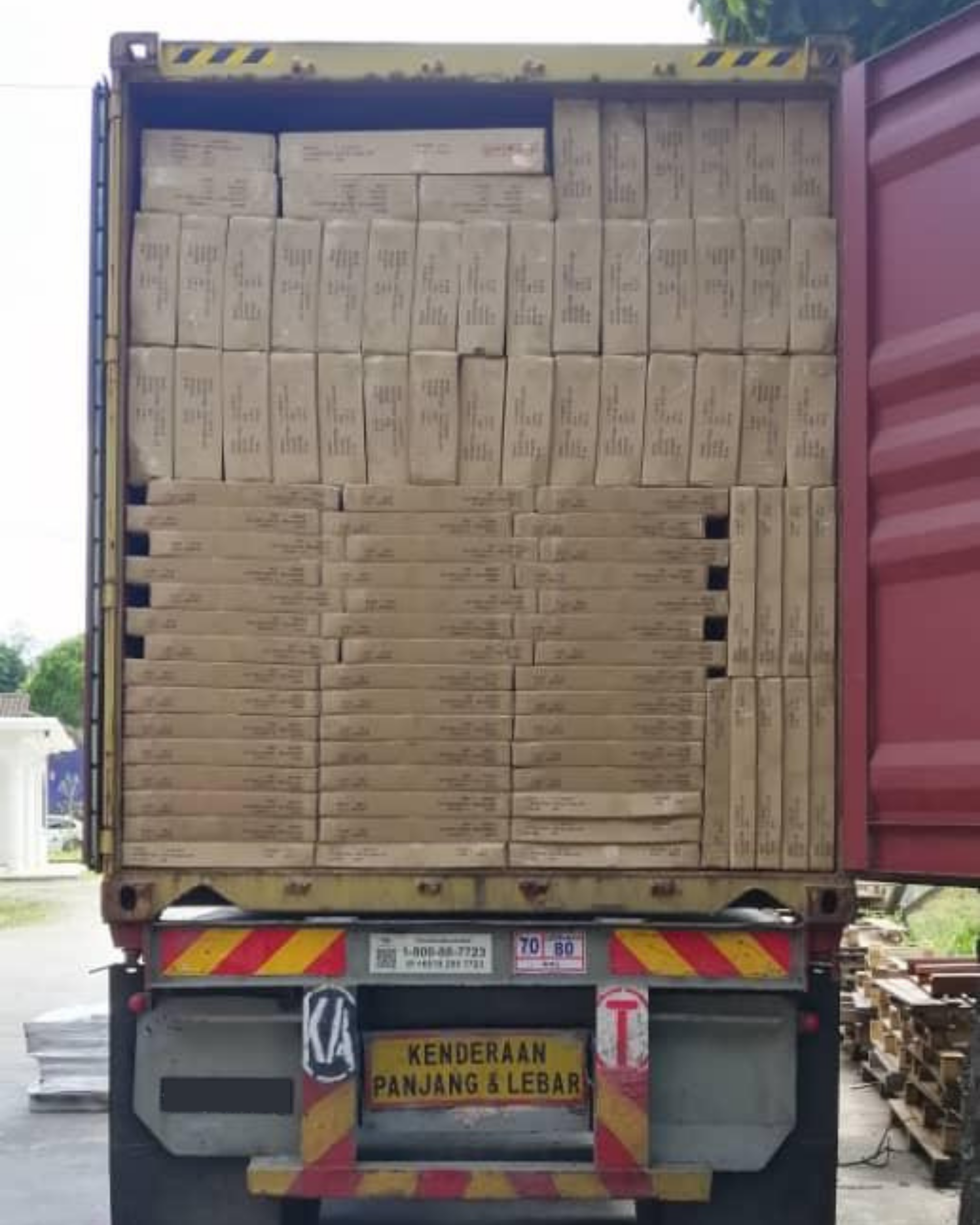 Container Loading Photo 3